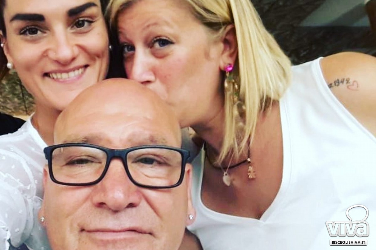 Le figlie Francesca e Marianna con il loro papà Pasquale Crocetti