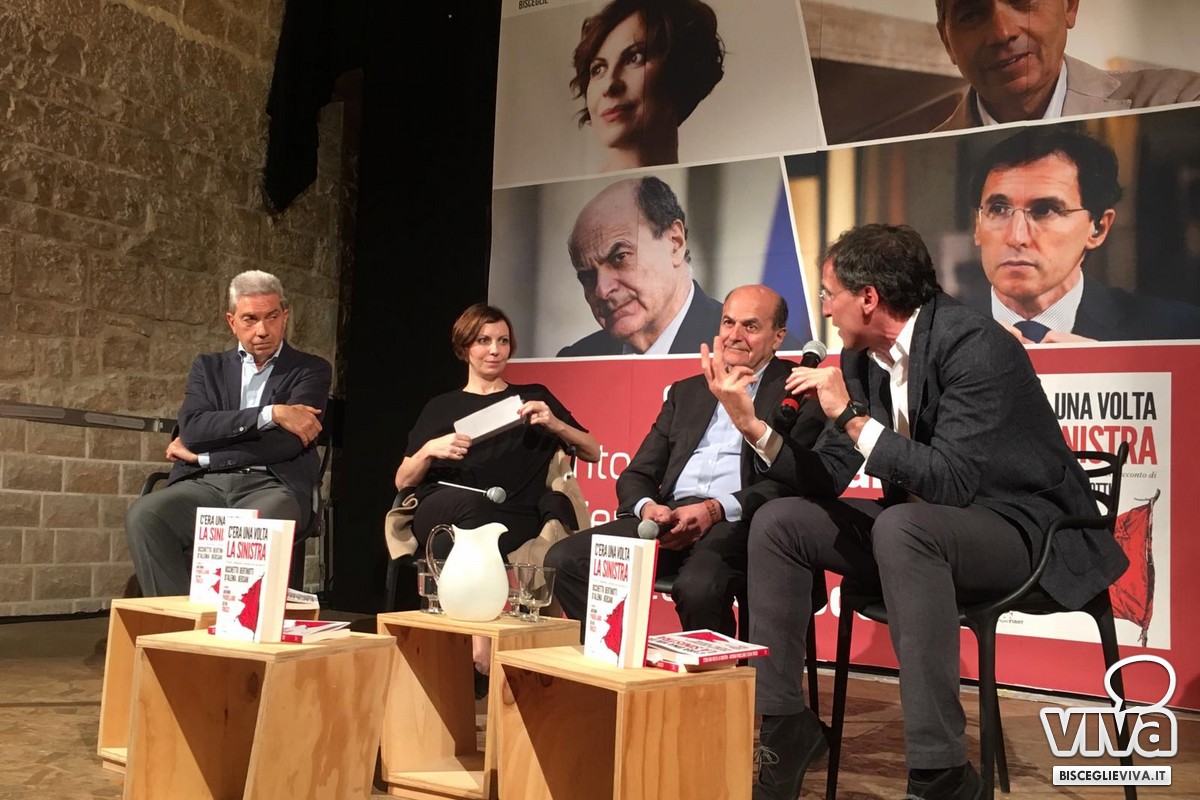 Pierluigi Bersani, Francesco Boccia, Silvia Truzzi e Antonio Padellaro sul palco delle Vecchie Segherie Mastrototaro di Bisceglie