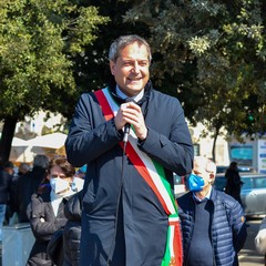 I piccoli del primo circolo didattico di Bisceglie sfilano per la pace