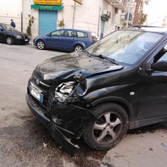 Sinistro automobilistico tra via Can. Pasquale Uva e via Emilio Todisco Grande