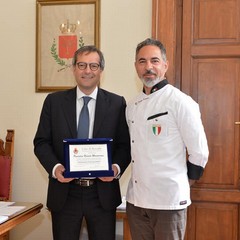 Riconoscimento del comune per il maestro pizzaiolo Montarone