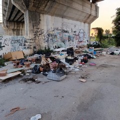 Ponte accanto all'ex piscina comunale