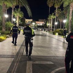 Controlli della Polizia e dei Carabinieri in piazza Vittorio Emanuele II
