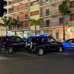 Controlli della Polizia e dei Carabinieri in piazza Vittorio Emanuele II