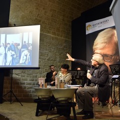 Vittorio Sgarbi alle Vecchie Segherie Mastrototaro di Bisceglie