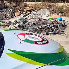 Rifiuti abbandonati selvaggiamente a Bisceglie, individuato un responsabile