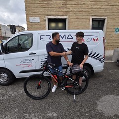 Arriva la bici nuova per Lorenzo grazie alla generosità di Francesco Lopolito