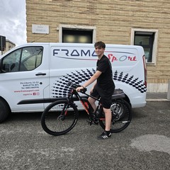Arriva la bici nuova per Lorenzo grazie alla generosità di Francesco Lopolito