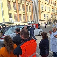 L'ultimo abbraccio dell'ospedale "Vittorio Emanuele II" al dottor Precchiazzi