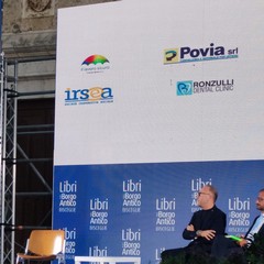 "Libri nel Borgo Antico", il prof. Moschetta e il sottosegretario Gemmato sul palco di Bisceglie