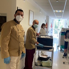 Sospiri e sorrisi nel reparto di oncoematologia pediatrica del Policlinico di Bari