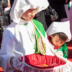 Venerdì Santo a Bisceglie, le emozioni dell'Incontro fra Gesù e la Madonna Addolorata