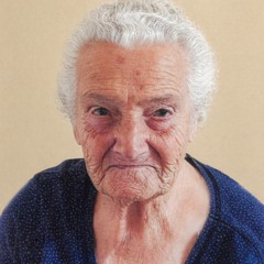 ISABELLA  LACEDONIA