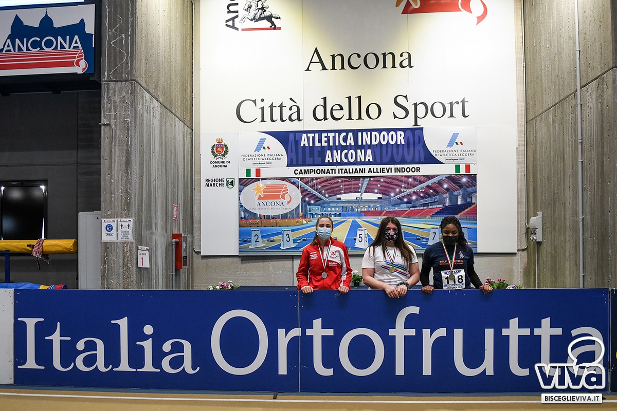 Anna Musci campionessa italiana Allieve indoor nel lancio del peso