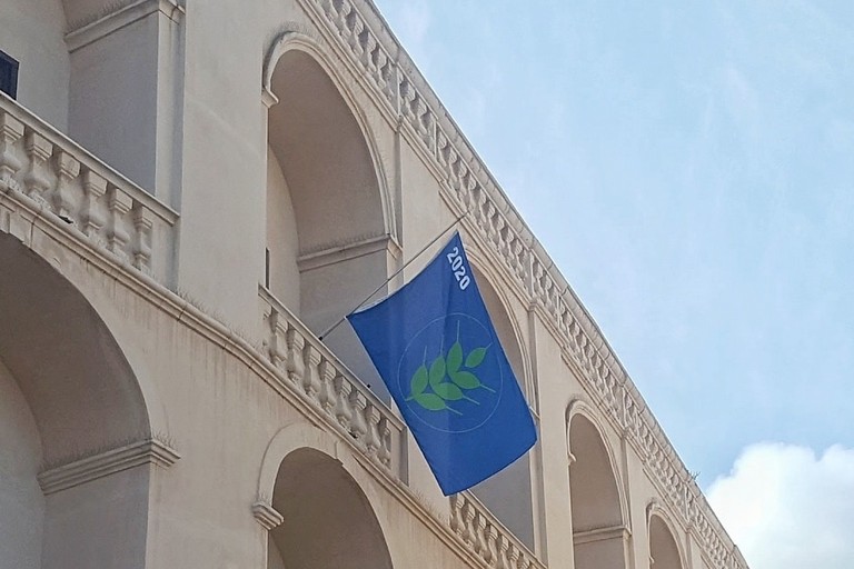 La bandiera di Spighe verdi sventola su Palazzo San Domenico