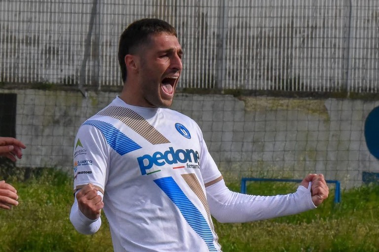 Luigi Zinetti, Unione Calcio Bisceglie. <span>Foto Marcello Papagni</span>