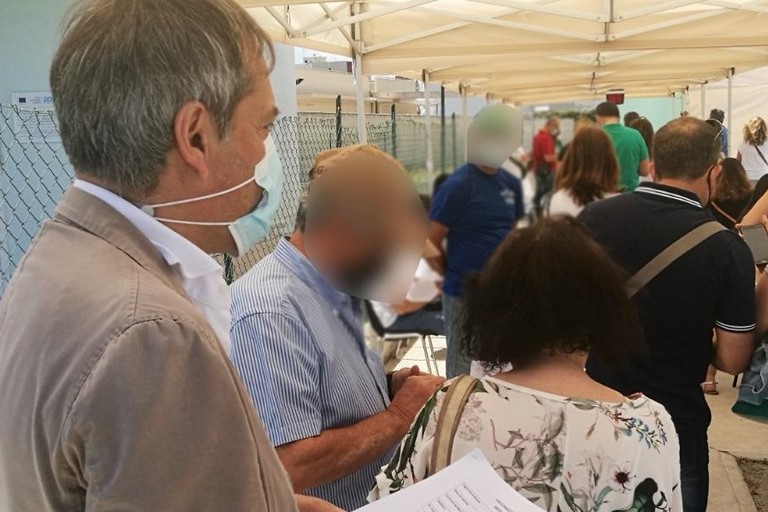 Il Sindaco Angarano in coda per la vaccinazione anti-Covid