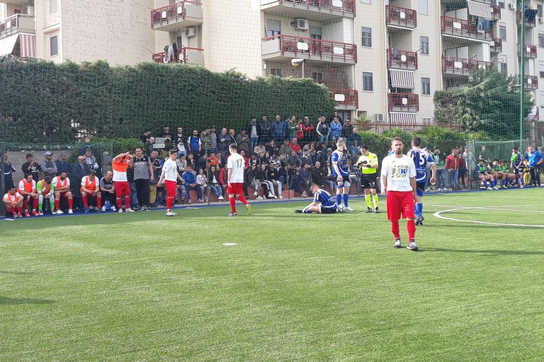 Uno scatto del match tra Fùtbol Cinco e Putignano. <span>Foto Nico Colangelo</span>