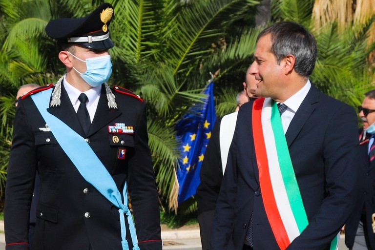 Il Sindaco di Bisceglie Angelantonio Angarano con il Sottotenente Paolo Petruccelli