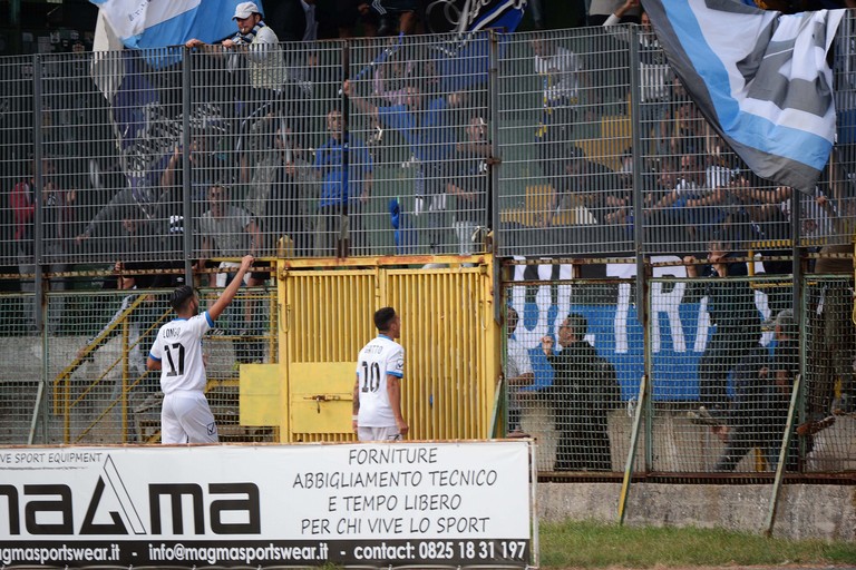 L'esultanza dei calciatori nerazzurri. <span>Foto Francesco Luciano - www.sportavellino.it -</span>