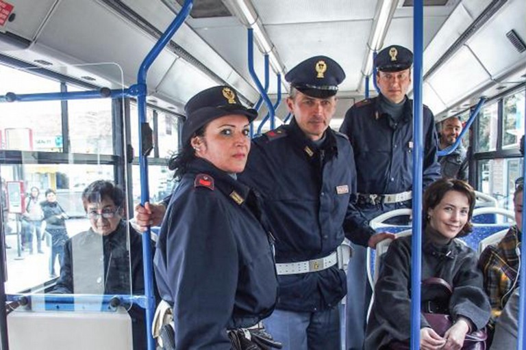 vigili sui bus