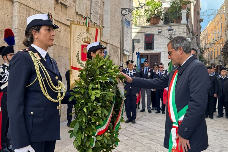 Il sindaco durante la Giornata dell’Unità Nazionale e delle Forze Armate