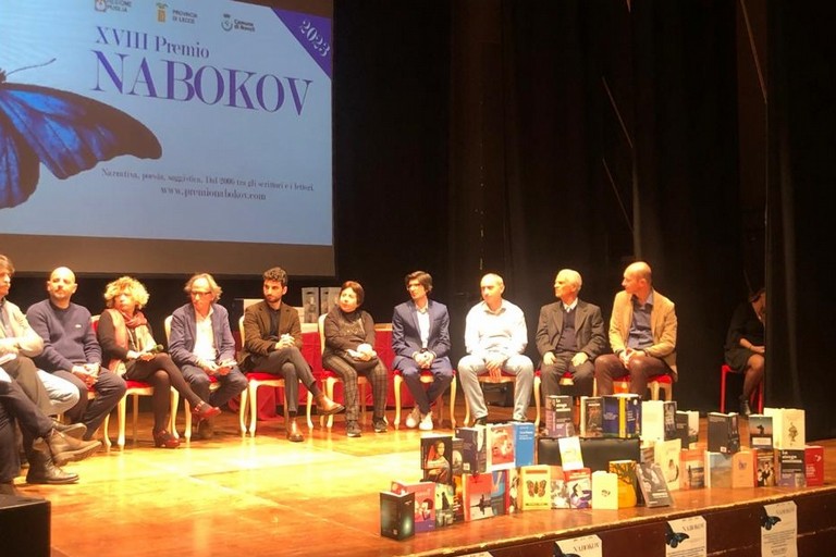 Francesco Sinigaglia sul palco dei finalisti del premio Nabokov a Novoli