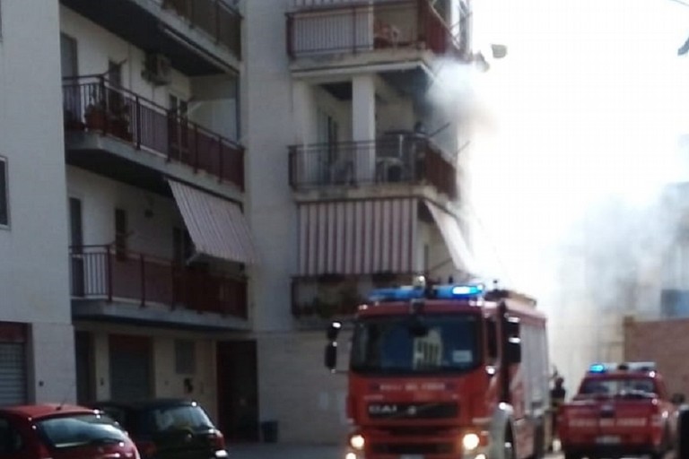 Incendio in zona Santa Caterina