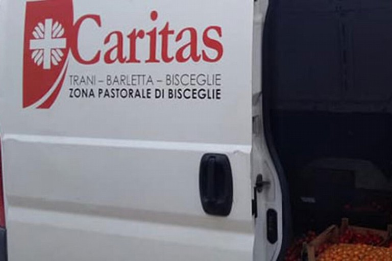 Furto nei locali della Caritas: rubati alimenti donati dai biscegliesi