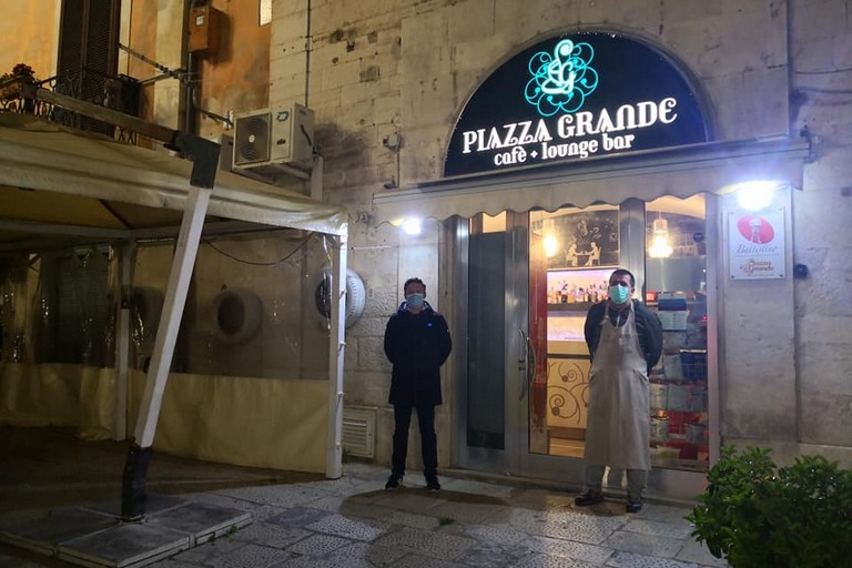 Il bar Piazza Grande in piazza Vittorio Emanuele II