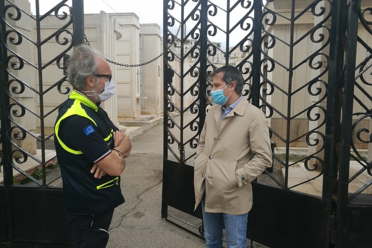 Il sindaco Angarano col responsabile di Protezione Civile De Trizio