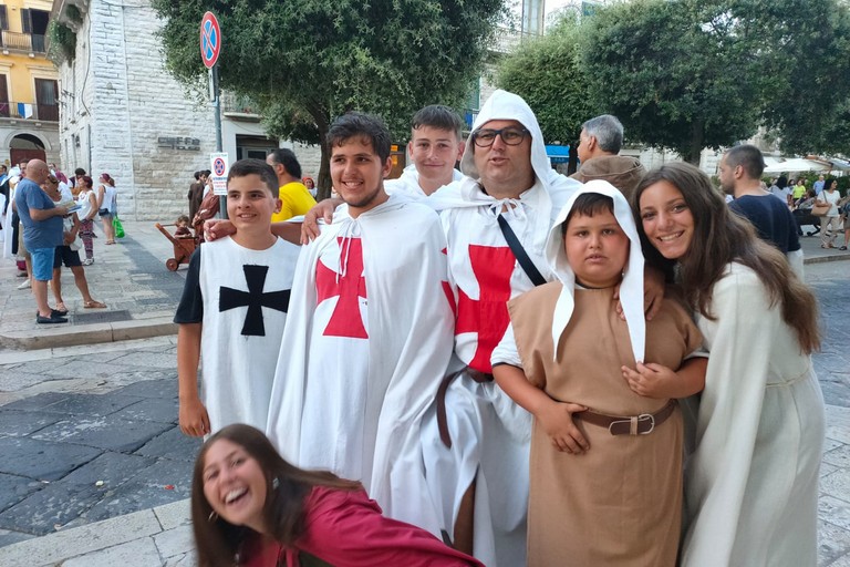 I ragazzi di Con.te.sto alla rievocazione storica Sancto Nichola Peregrino