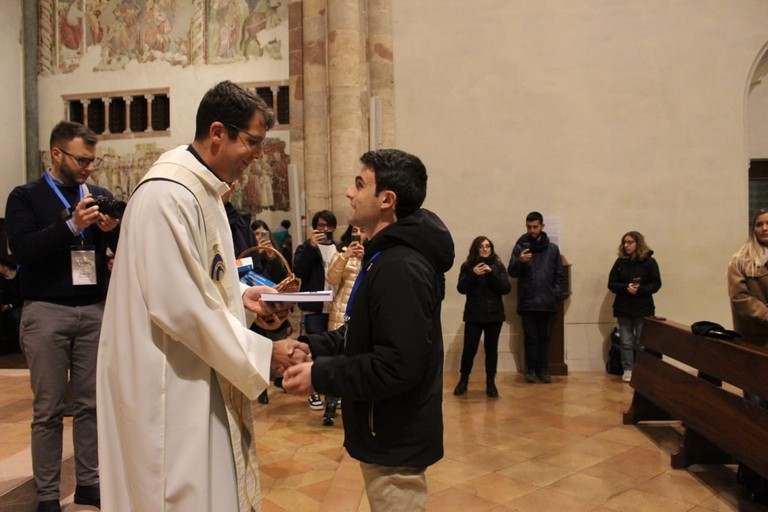 Adriano Cantatore  con don Riccardo Pincerato