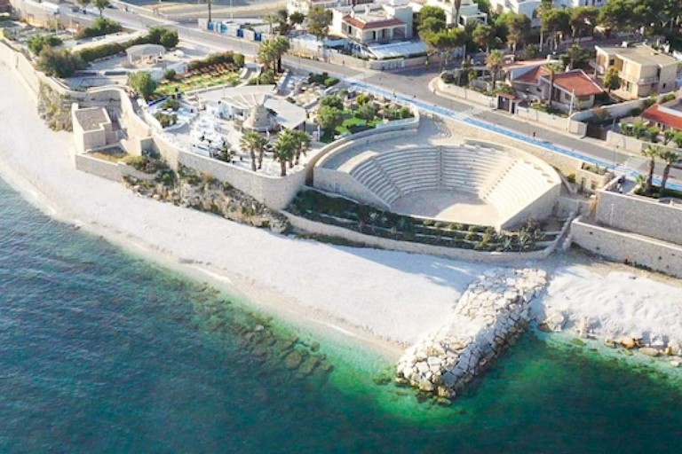 Spiaggia teatro mediterraneo