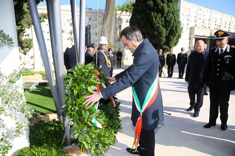 L'omaggio del sindaco Angarano nel corso della commemorazione dei caduti in missioni di pace