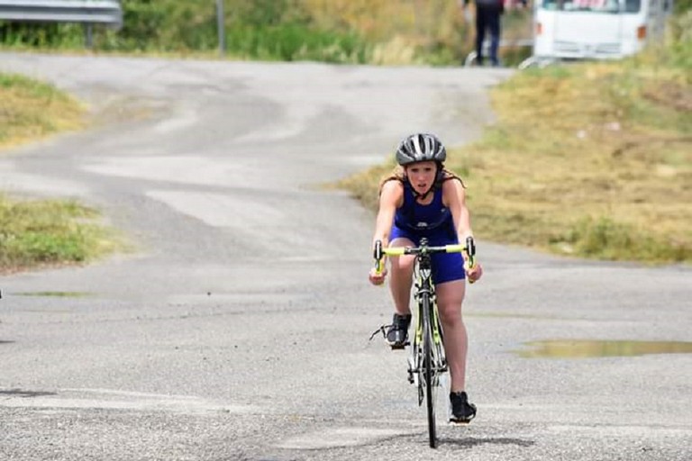 Aurora Pellegrini durante una frazione in bici