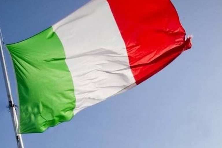 Tricolore a mezz'asta (repertorio)