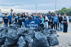 Parcheggio dell’Anfiteatro ripulito dai volontari: a Bisceglie rimossi 400 kg di rifiuti