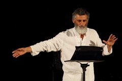 Enrico Lo Verso in scena a Bisceglie con "Apologia di Socrate"