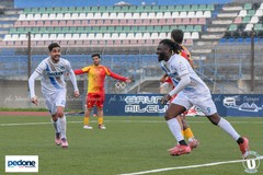 Bis dell'Unione Calcio Bisceglie: gli azzurri superano il Gallipoli nel finale e trovano la seconda vittoria consecutiva