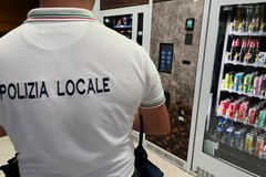 «Quasi un distributore h24 su due non rispetta la legge»