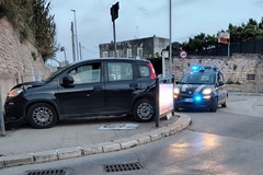 Auto contro il ponte di via Ruvo: tanto spavento ma nessun ferito