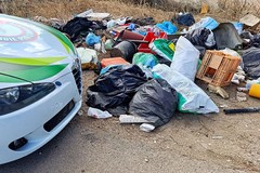 Rifiuti abbandonati selvaggiamente a Bisceglie, individuato un responsabile - FOTO
