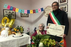 Gli auguri del sindaco all'ultracentenaria nonna Iolanda