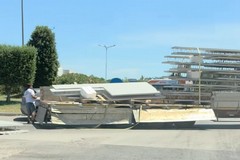 Mezzo pesante perde carico alla rotonda di via Andria, tragedia sfiorata