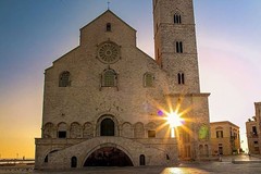 “Cattedrale all’alba”, Trani celebra l’alba con la musica dell’orchestra della Provincia BAT