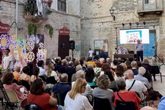 10mila libri al borgo, due nuovi appuntamenti per i consigli di lettura al tramonto in piazza Duomo