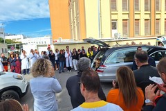 L'ultimo abbraccio dell'ospedale "Vittorio Emanuele II" al dottor Ilario Precchiazzi
