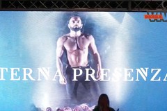 Bisceglie riabbraccia Antonio Caggianelli con lo spettacolo "Eterna presenza". Video