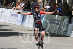 Federica Piergiovanni trionfa a Corridonia: prima vittoria tra le professioniste per la ciclista biscegliese